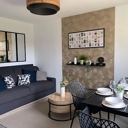 Appartement Proche Asterix, Chantilly, Cdg, Piscine 15 Juin Au 30 Aout La Chapelle-en-Serval