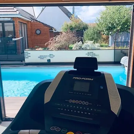 Proche Asterix, Chantilly, Cdg, Piscine 15 Juin Au 30 Aout *